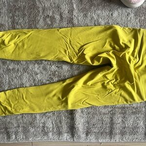 Bright Yellow lulu lemon cropped leggings